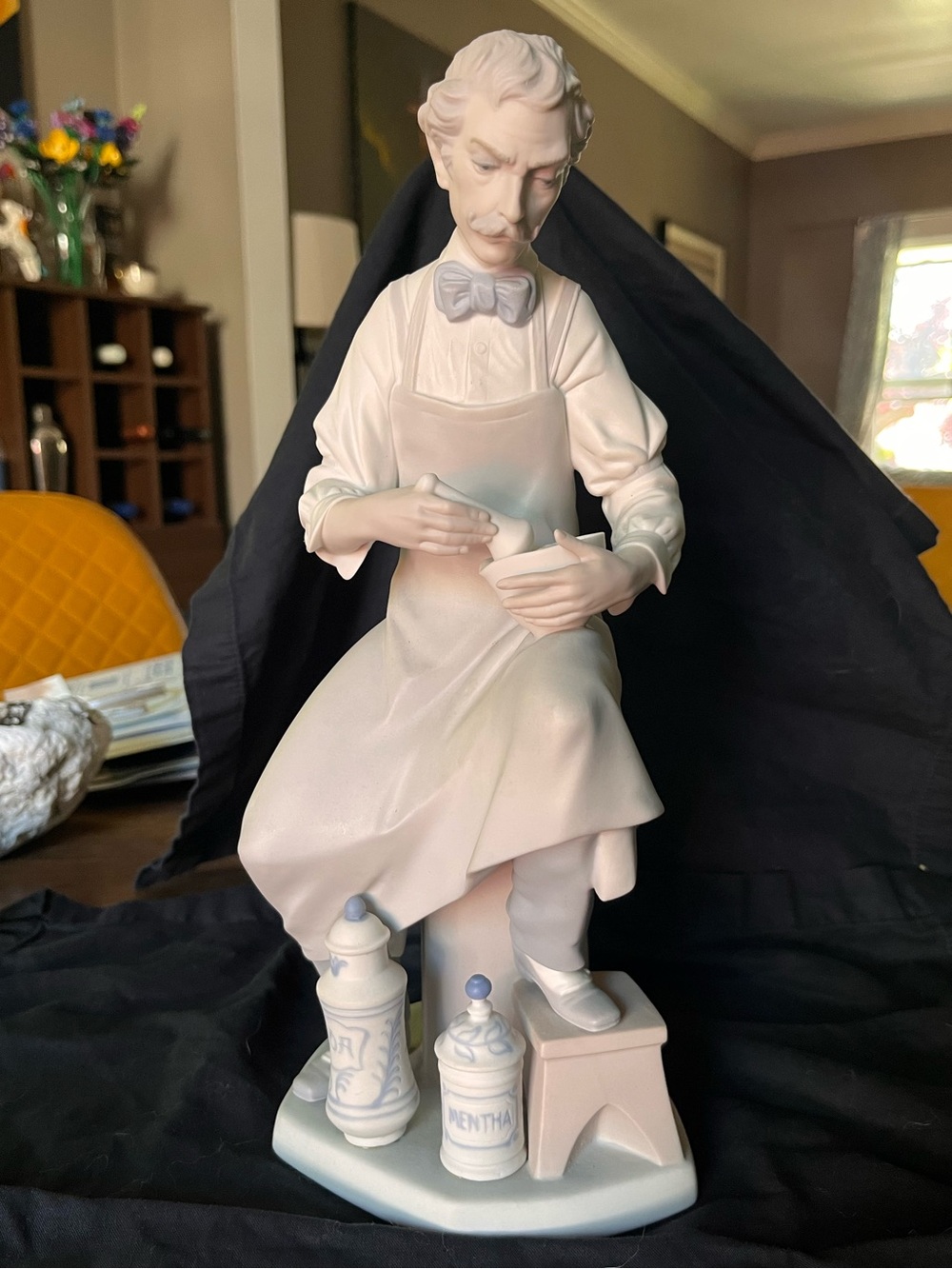 Lladró Porcelain Figurine “Pharmacist”, #4844, matte